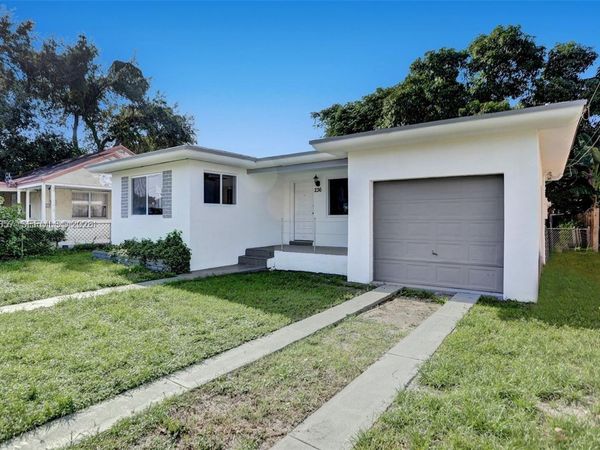 236 NW 42nd St , Miami, FL 33127