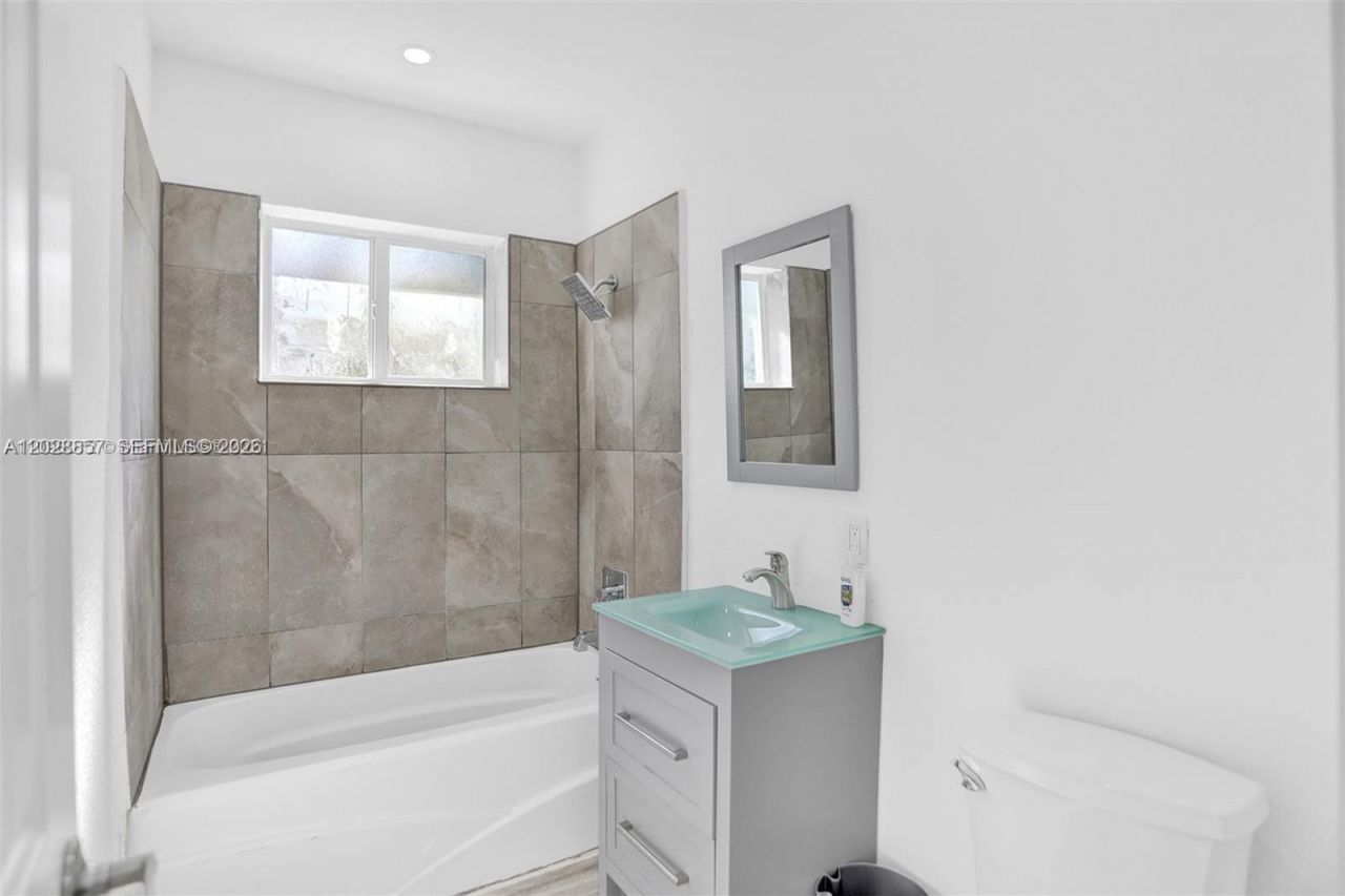 236 NW 42nd St , Miami, FL 33127 Photo