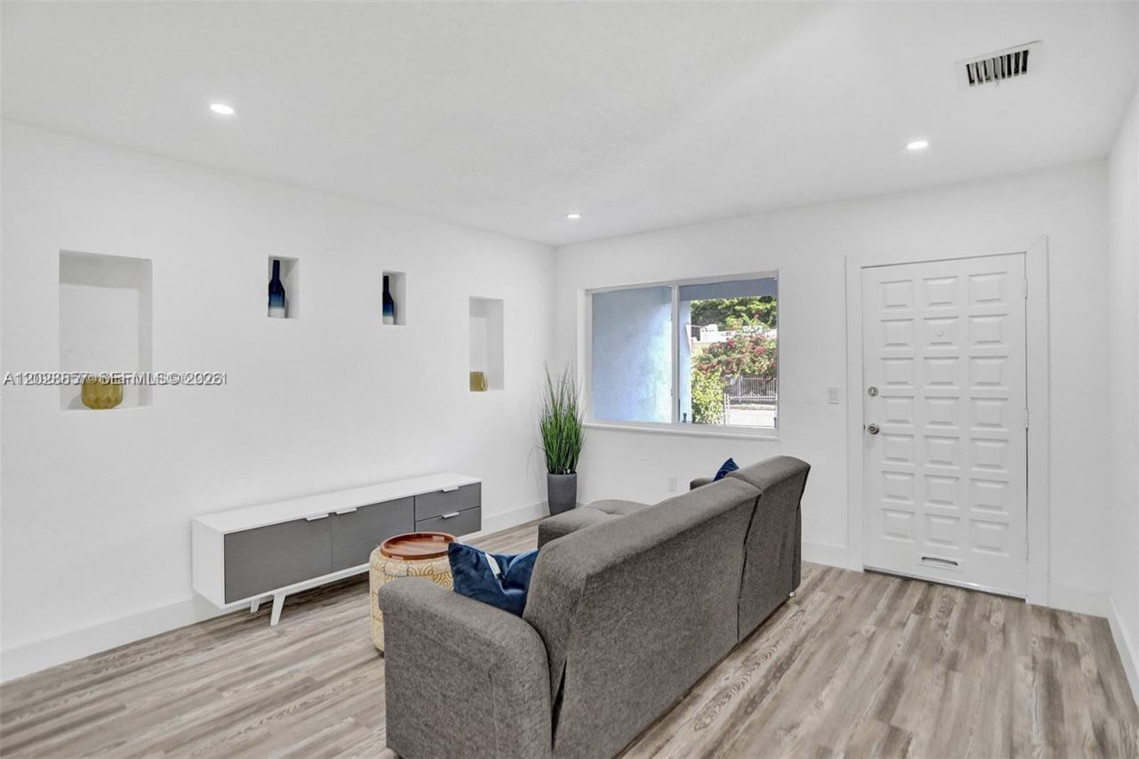 236 NW 42nd St , Miami, FL 33127 Photo
