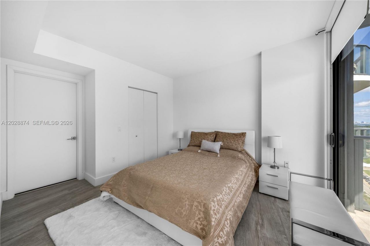 121 NE 34th St , Unit 1704, Miami, FL 33137 Photo