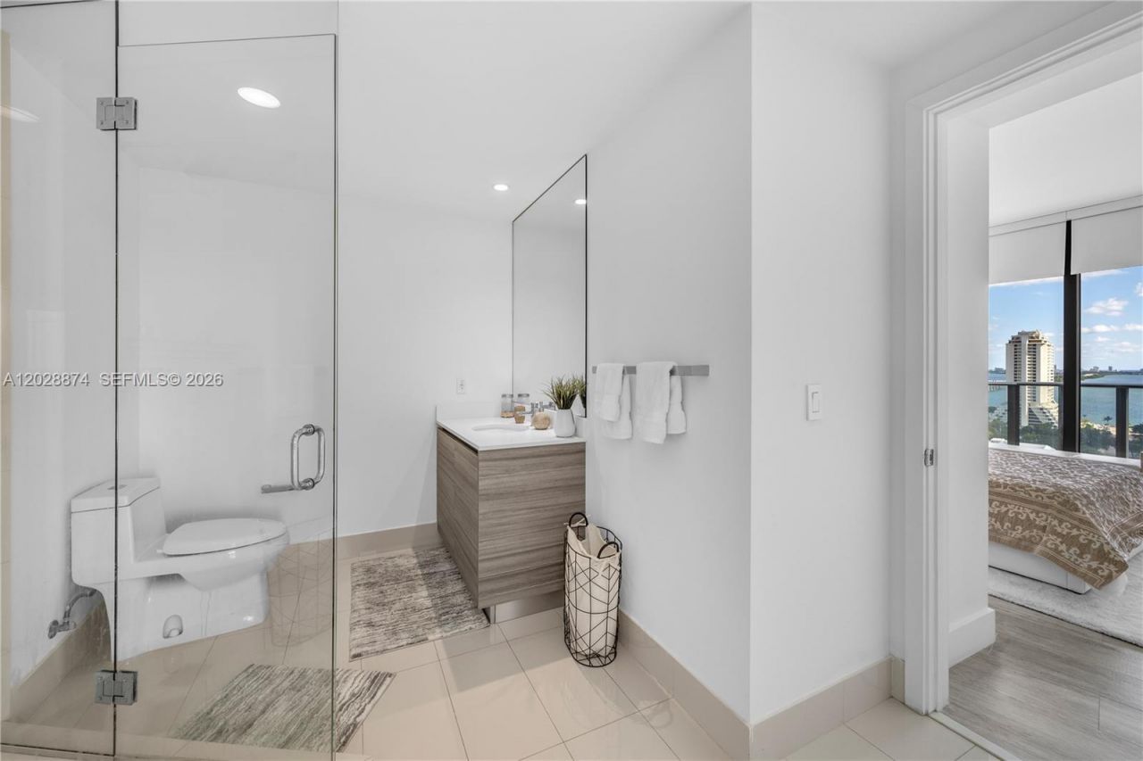 121 NE 34th St , Unit 1704, Miami, FL 33137 Photo