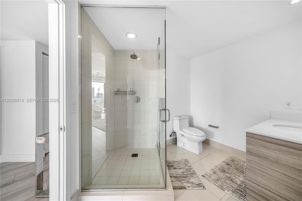 121 NE 34th St , Unit 1704, Miami, FL 33137 Photo