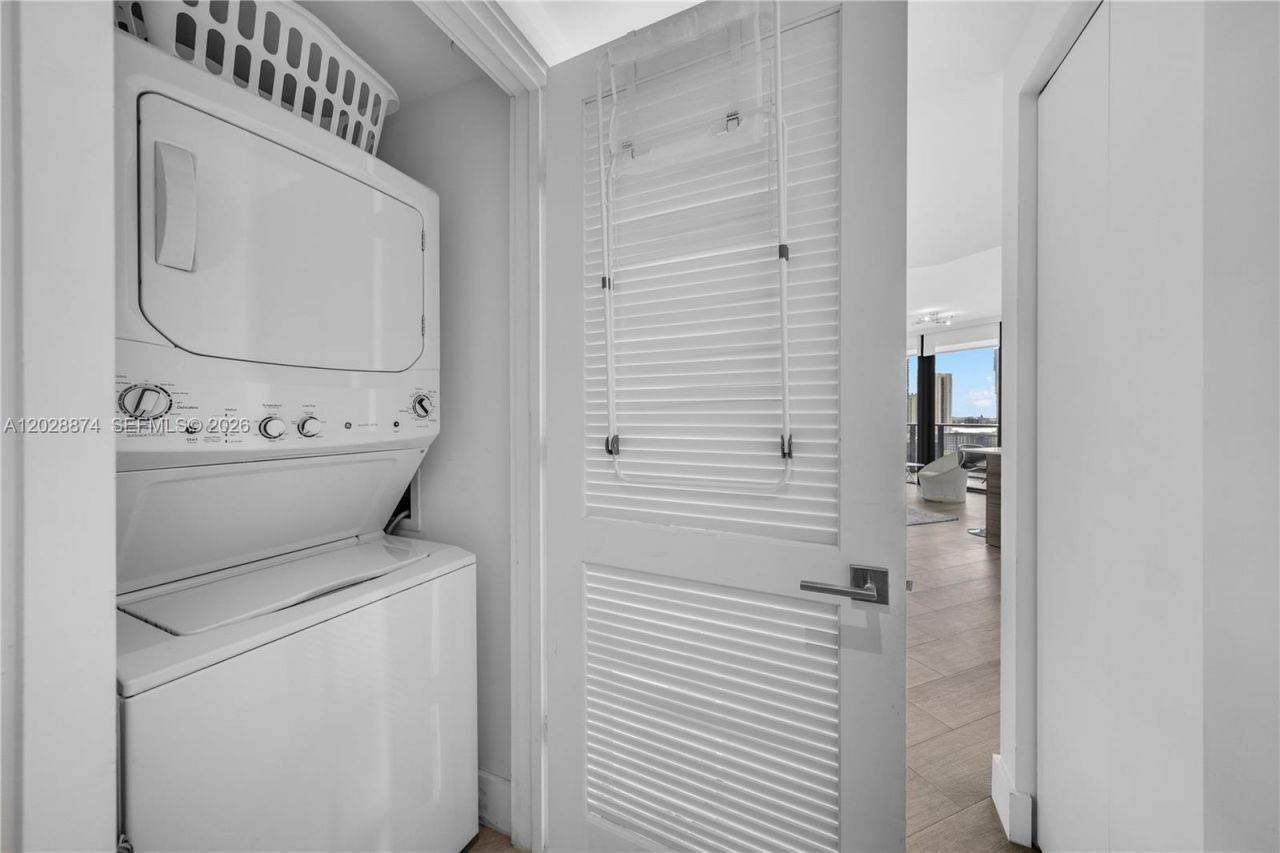121 NE 34th St , Unit 1704, Miami, FL 33137 Photo