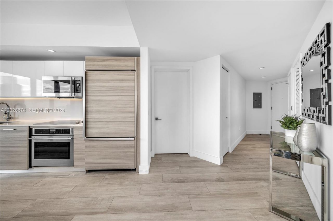 121 NE 34th St , Unit 1704, Miami, FL 33137 Photo