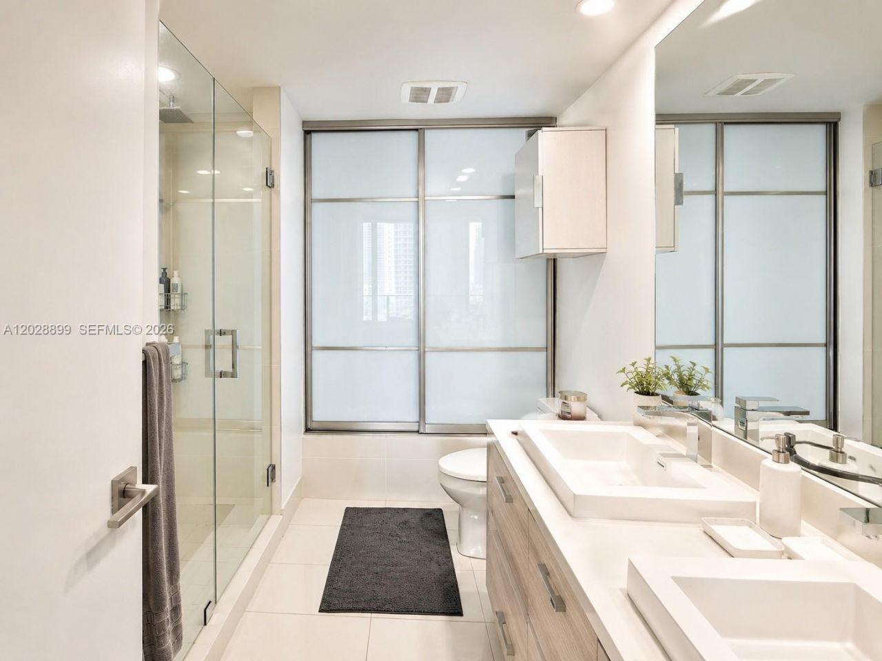45 SW 9th St , Unit 1506, Miami, FL 33130 Photo