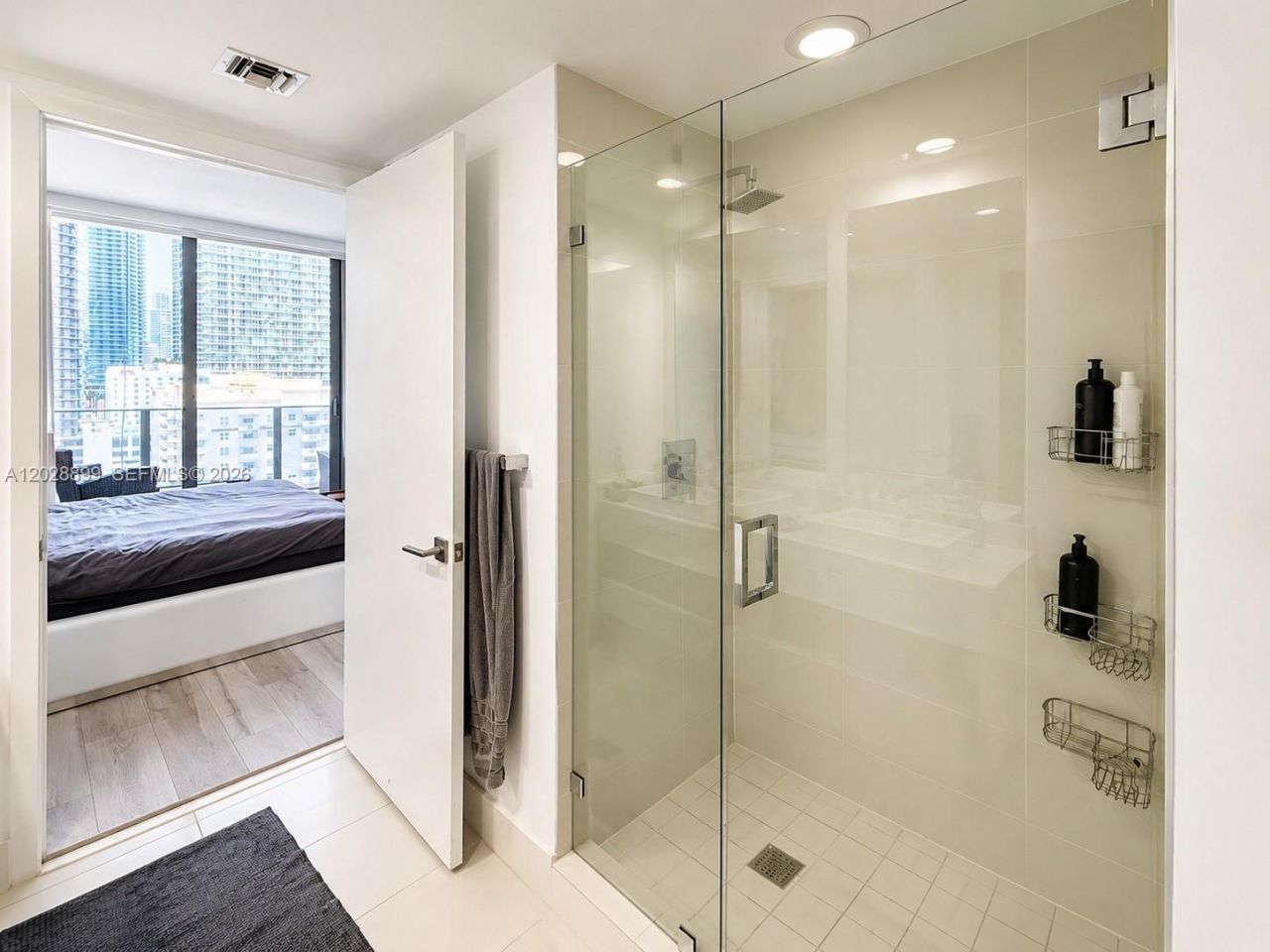 45 SW 9th St , Unit 1506, Miami, FL 33130 Photo