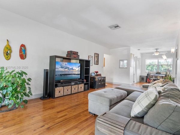 20 Park Dr , Unit 6, Bal Harbour, FL 33154