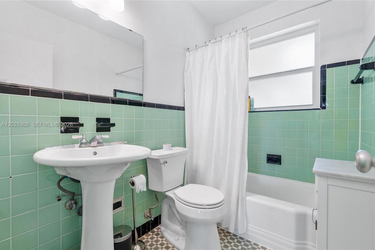 20 Park Dr , Unit 6, Bal Harbour, FL 33154 Photo