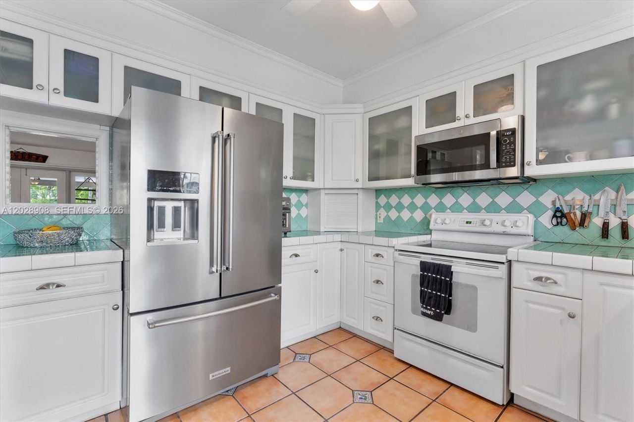 20 Park Dr , Unit 6, Bal Harbour, FL 33154 Photo