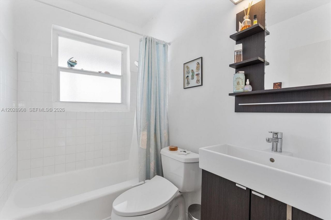 20 Park Dr , Unit 6, Bal Harbour, FL 33154 Photo