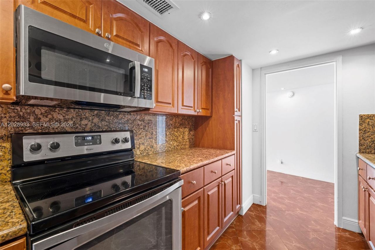 900 Bay Dr , Unit 419, Miami Beach, FL 33141 Photo