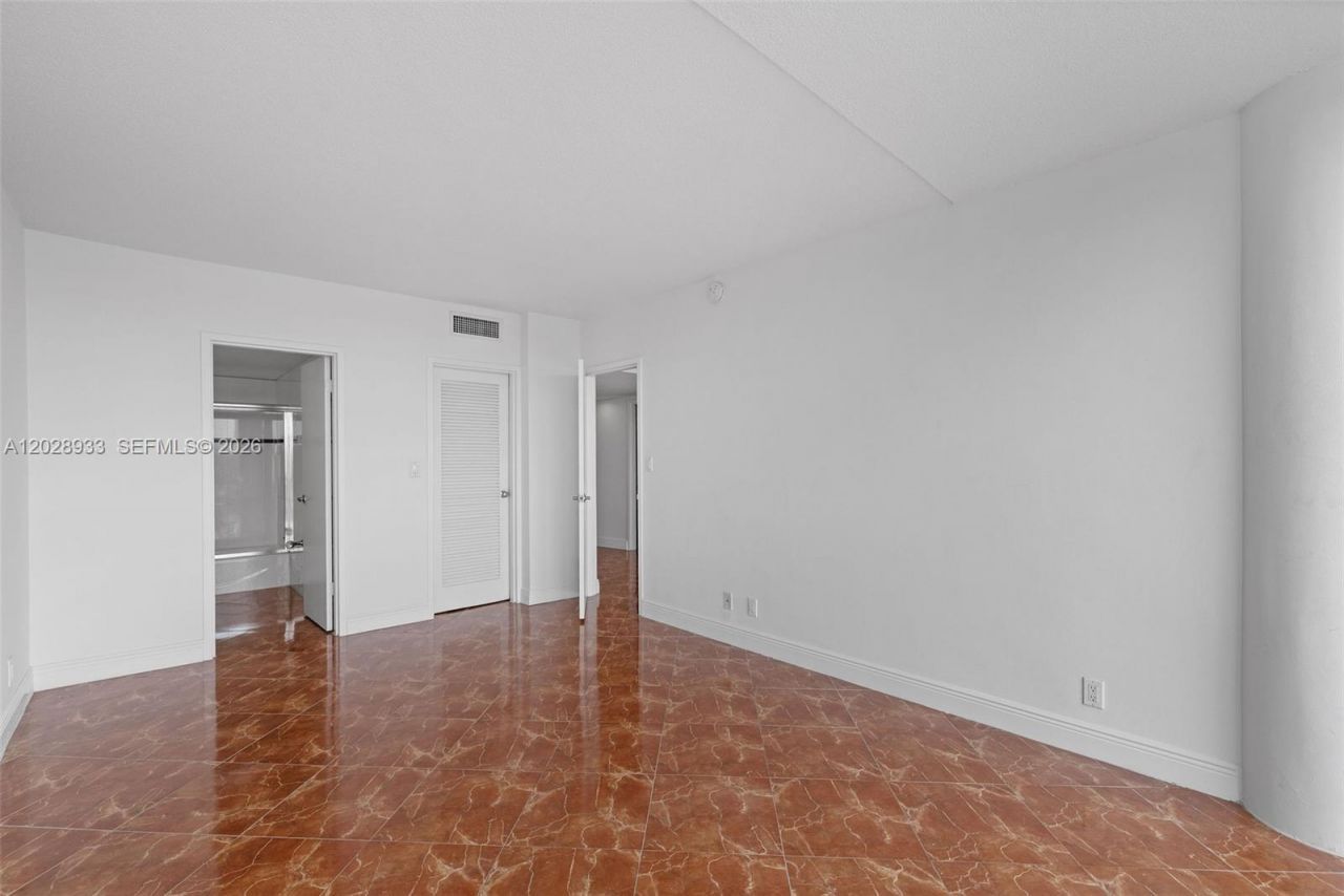 900 Bay Dr , Unit 419, Miami Beach, FL 33141 Photo