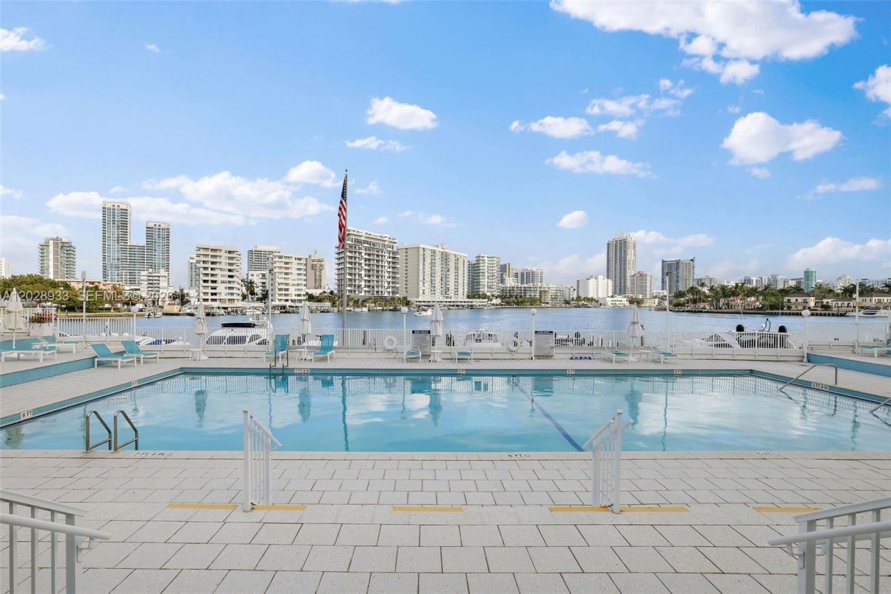 900 Bay Dr , Unit 419, Miami Beach, FL 33141 Photo