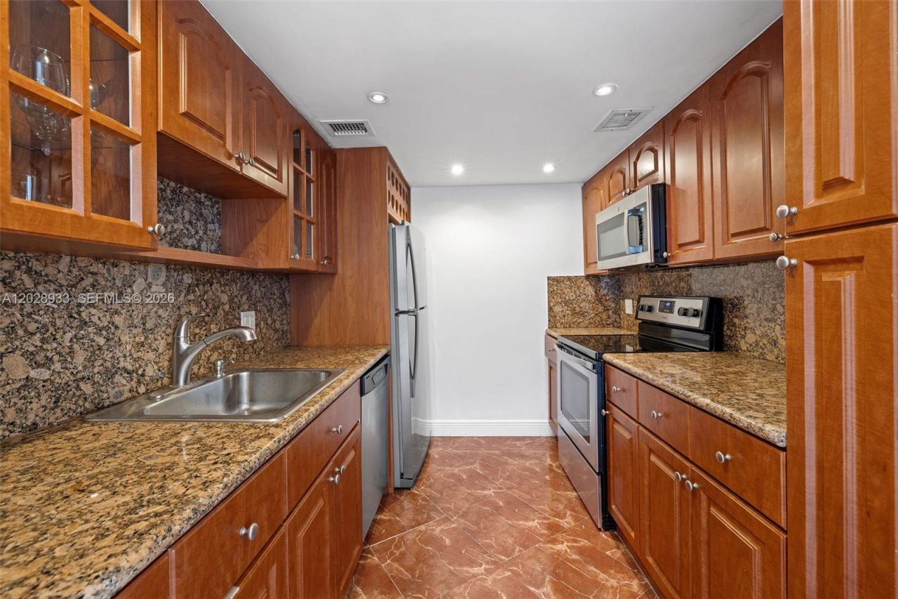900 Bay Dr , Unit 419, Miami Beach, FL 33141 Photo