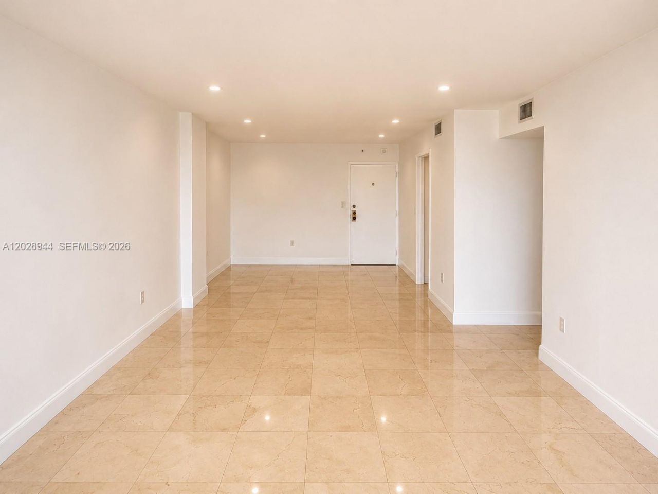 1450 Brickell Bay Dr, Unit 810, Miami, FL 33131 Photo