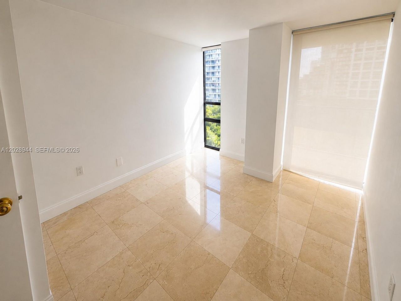 1450 Brickell Bay Dr, Unit 810, Miami, FL 33131 Photo