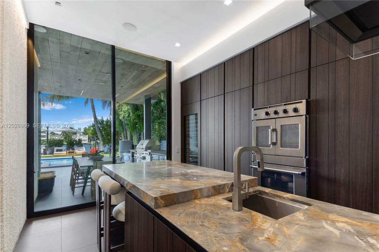 508 W Dilido Dr , Miami Beach, FL 33139 Photo