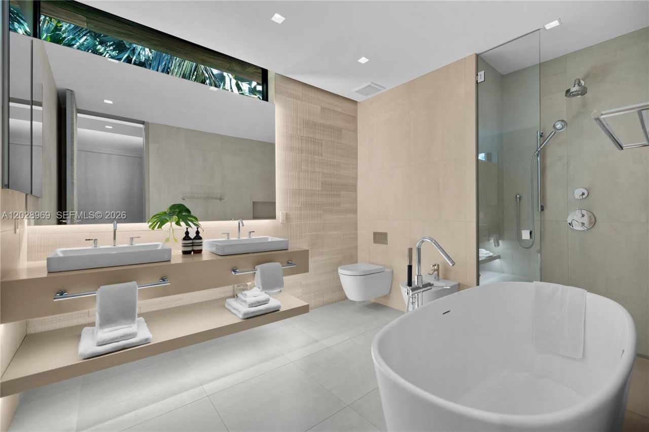 508 W Dilido Dr , Miami Beach, FL 33139 Photo