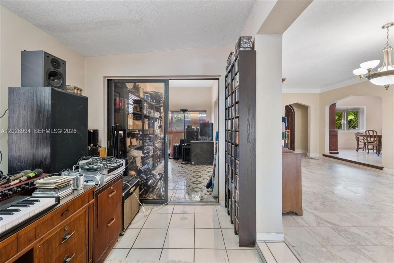 1727 SW 11th Ter, Miami, FL 33135 Photo