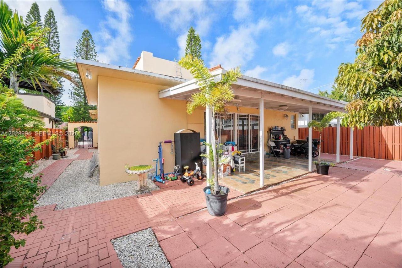 1727 SW 11th Ter, Miami, FL 33135 Photo
