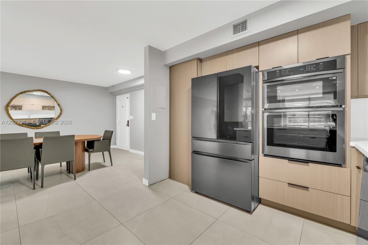 1450 Brickell Bay Dr , Unit 1815, Miami, FL 33131 Photo