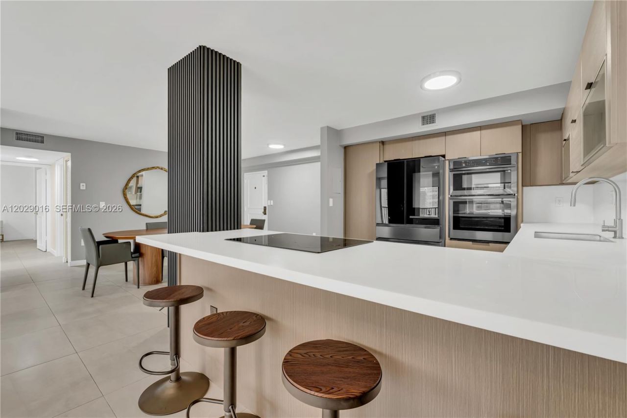 1450 Brickell Bay Dr , Unit 1815, Miami, FL 33131 Photo