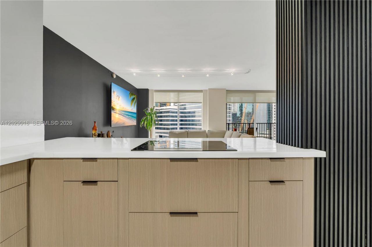 1450 Brickell Bay Dr , Unit 1815, Miami, FL 33131 Photo
