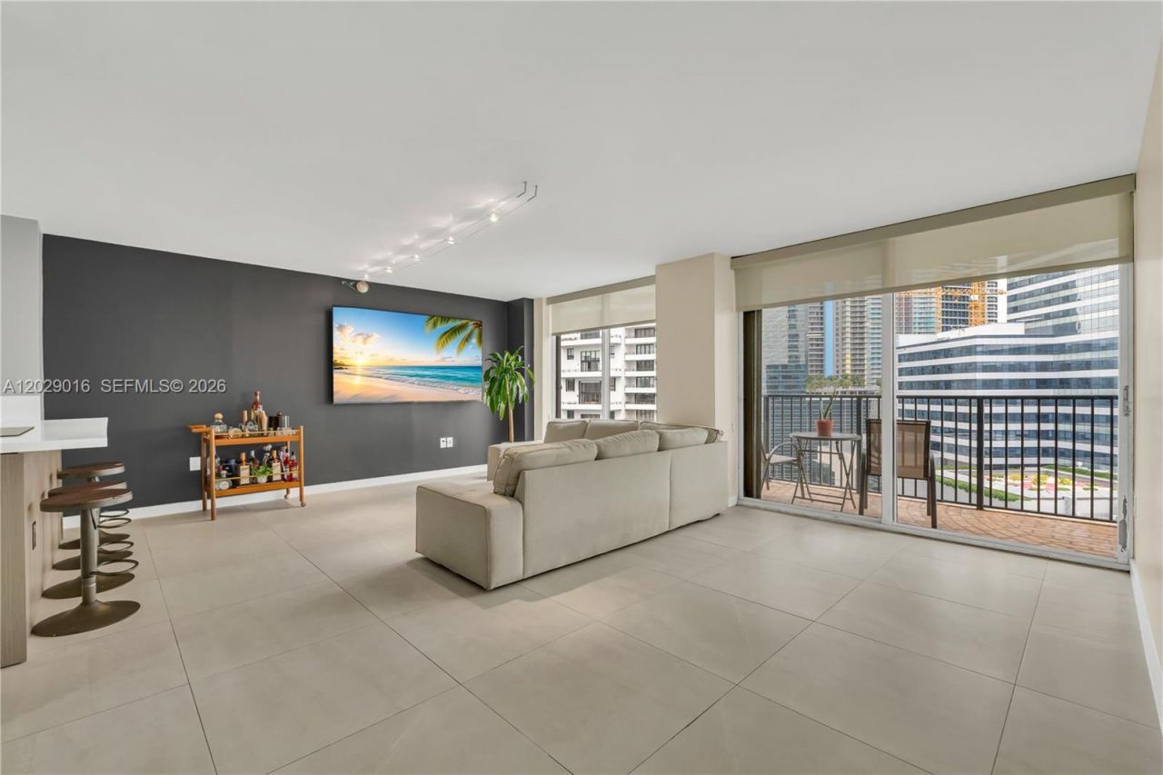 1450 Brickell Bay Dr , Unit 1815, Miami, FL 33131 Photo