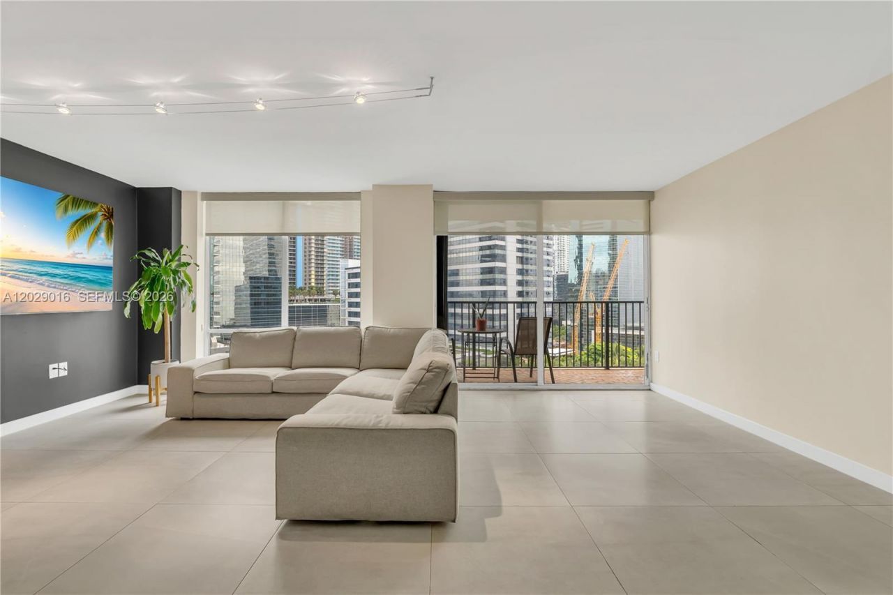 1450 Brickell Bay Dr , Unit 1815, Miami, FL 33131 Photo