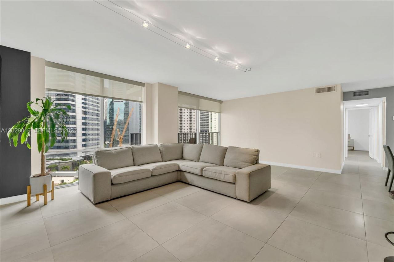 1450 Brickell Bay Dr , Unit 1815, Miami, FL 33131 Photo