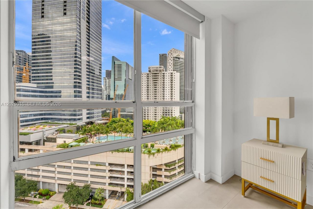 1450 Brickell Bay Dr , Unit 1815, Miami, FL 33131 Photo