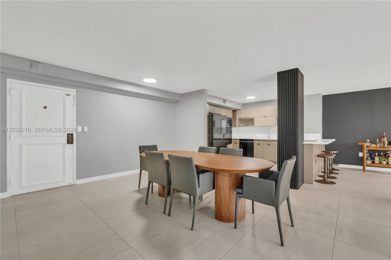 1450 Brickell Bay Dr , Unit 1815, Miami, FL 33131 Photo