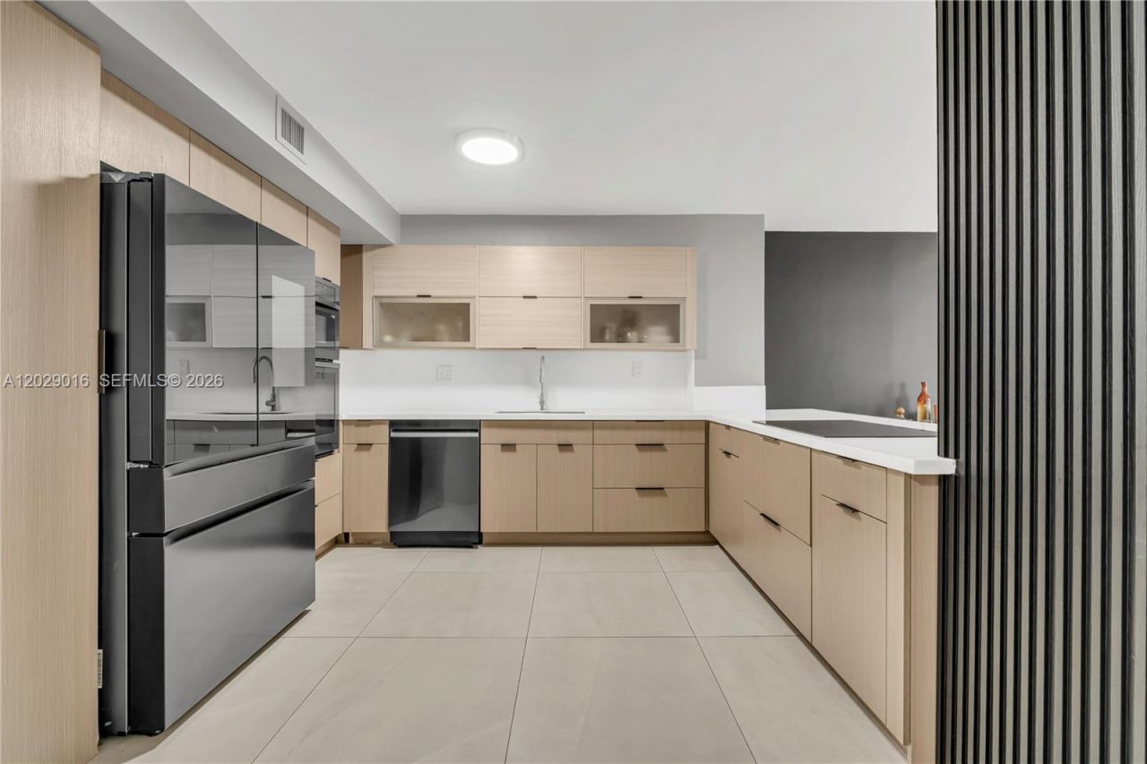 1450 Brickell Bay Dr , Unit 1815, Miami, FL 33131 Photo