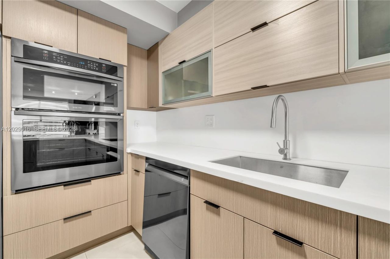 1450 Brickell Bay Dr , Unit 1815, Miami, FL 33131 Photo