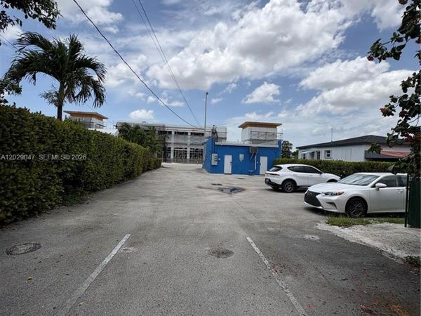 6620 W Flagler St , Miami, FL 33144