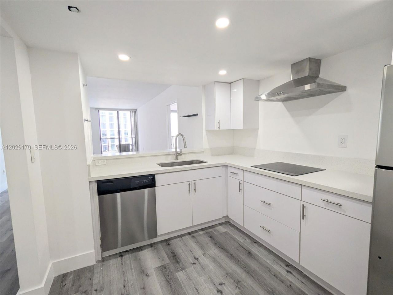 555 NE 15th St , Unit 12D, Miami, FL 33132 Photo