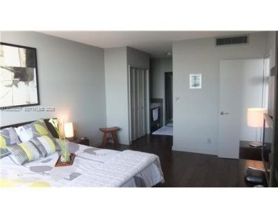5700 Collins Ave , Unit 8K, Miami Beach, FL 33140 Photo