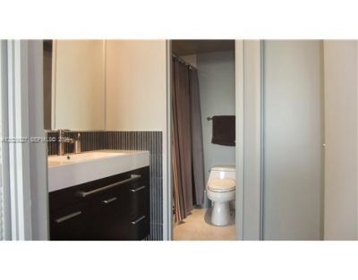 5700 Collins Ave , Unit 8K, Miami Beach, FL 33140 Photo