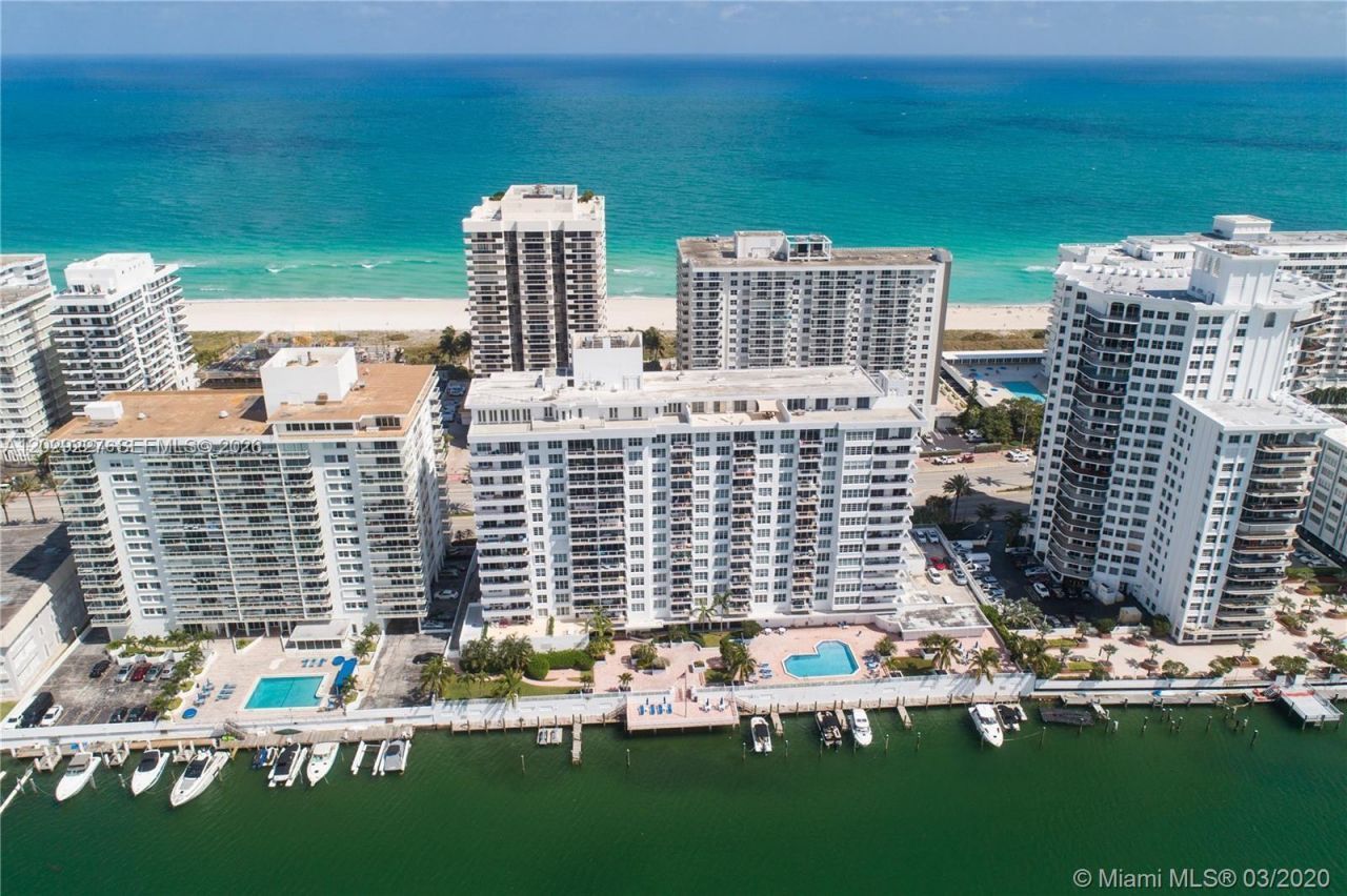 5700 Collins Ave , Unit 8K, Miami Beach, FL 33140 Photo