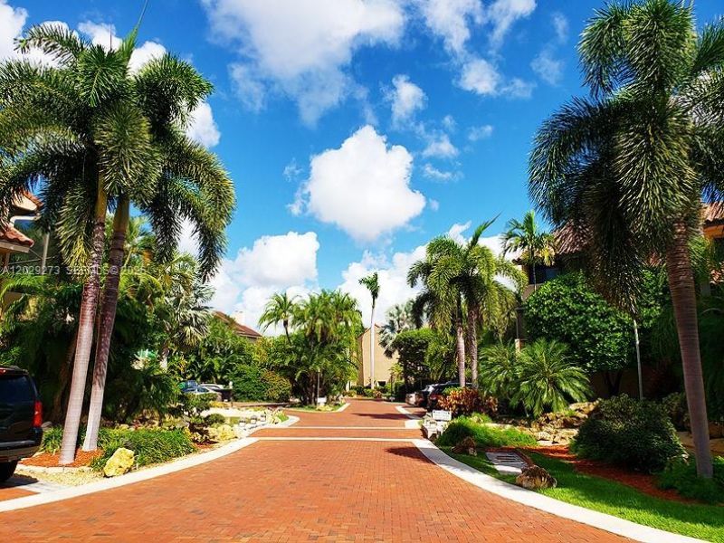 2000 S Bayshore Dr , Unit 58, Miami, FL 33133 Photo