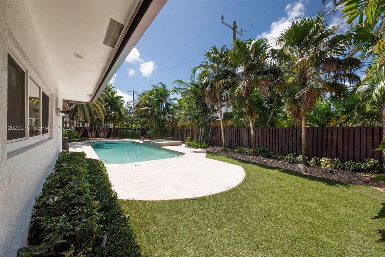 2716 NE 29th Ct, Fort Lauderdale, FL 33306 Photo