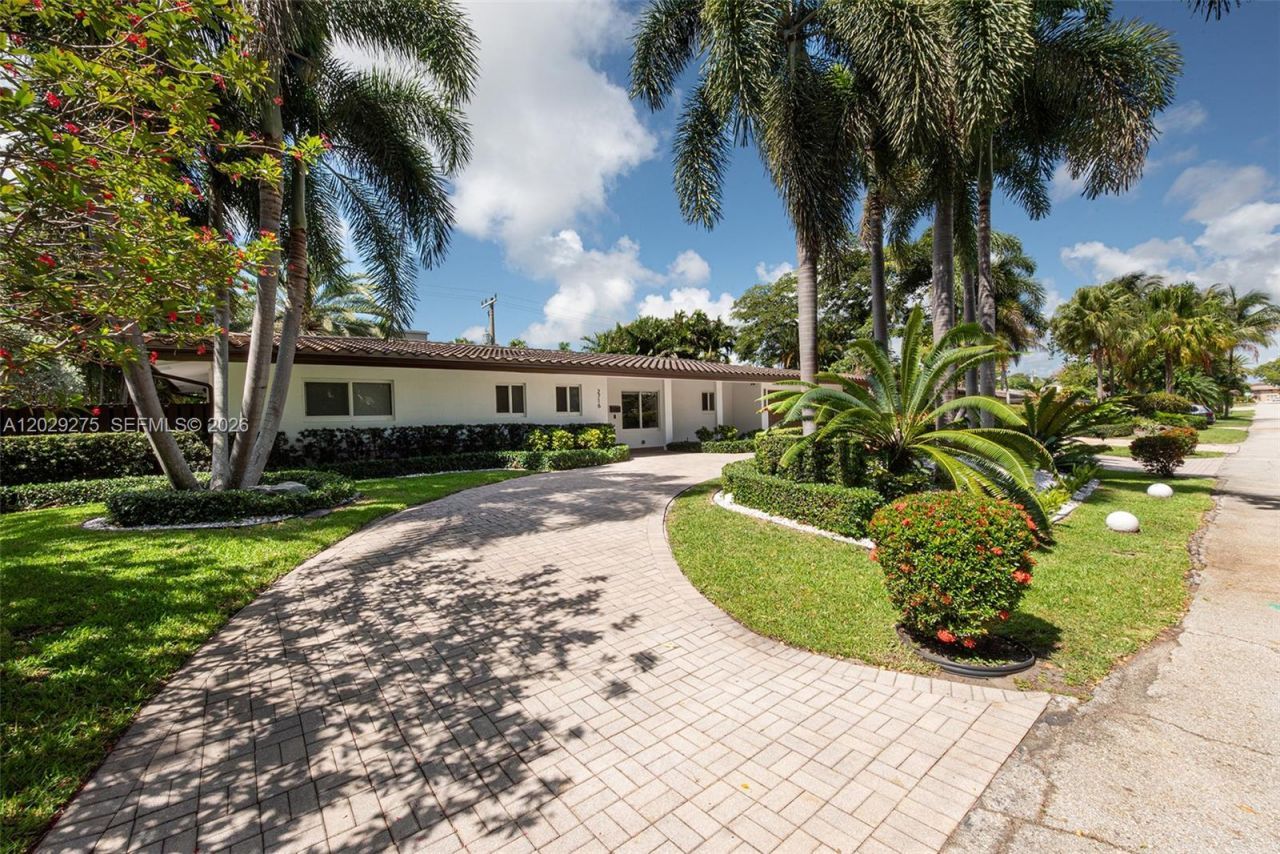 2716 NE 29th Ct, Fort Lauderdale, FL 33306 Photo