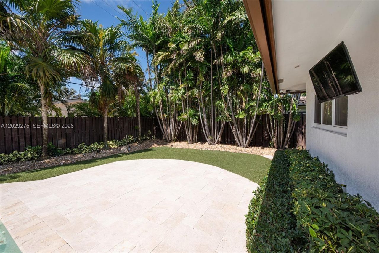 2716 NE 29th Ct, Fort Lauderdale, FL 33306 Photo