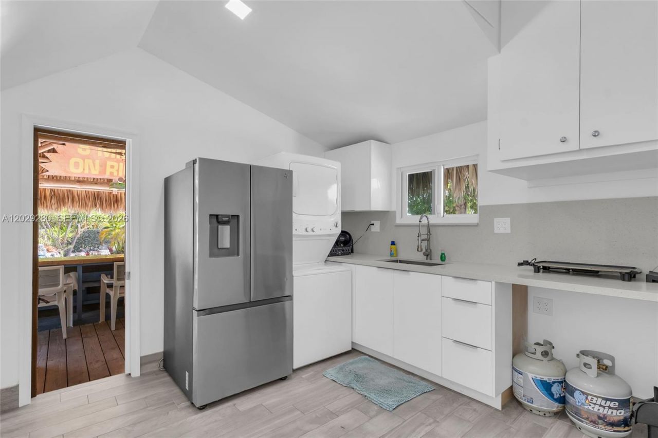 443 4th Rd , Key Largo, FL 33037 Photo