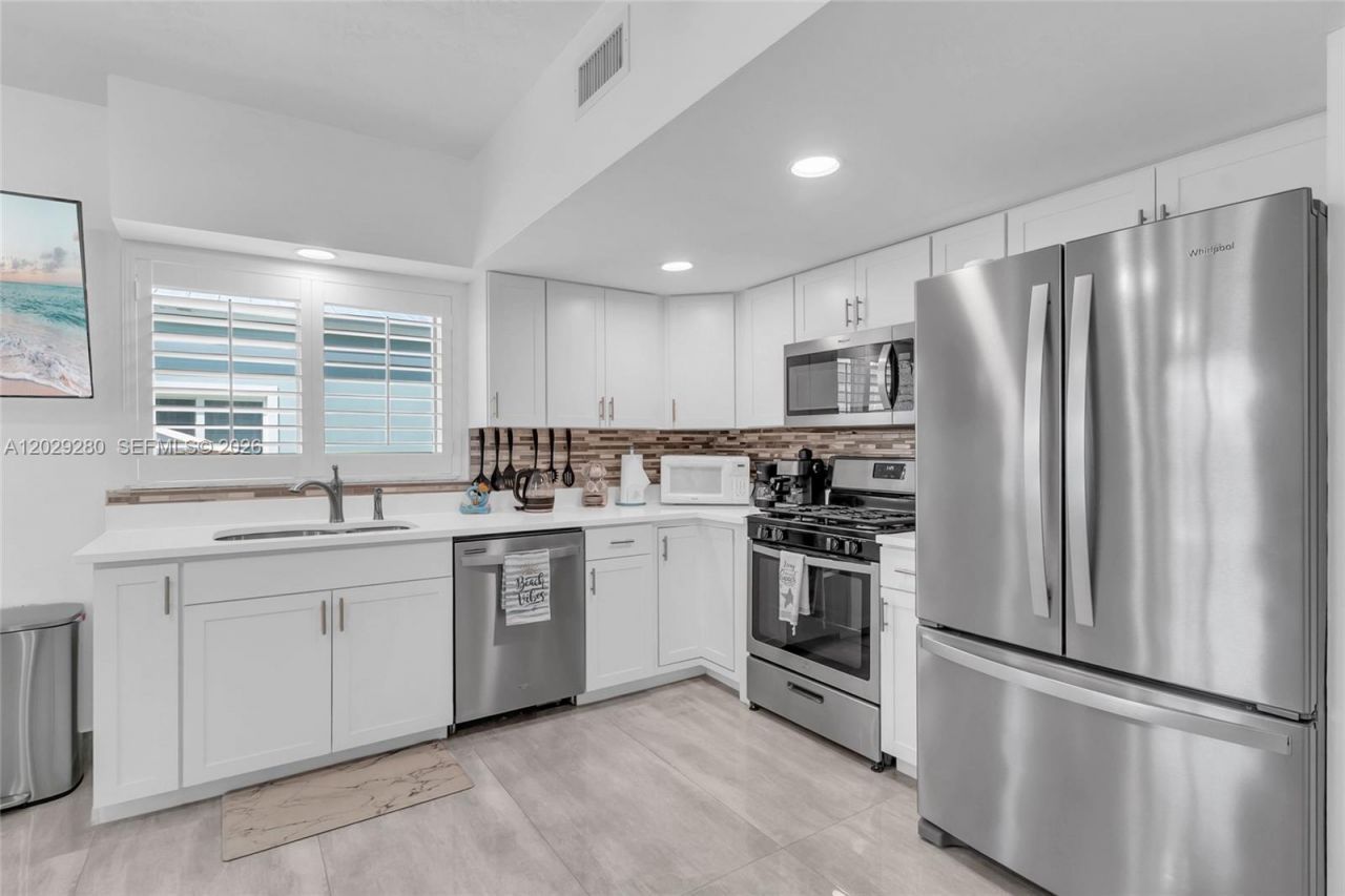 443 4th Rd , Key Largo, FL 33037 Photo