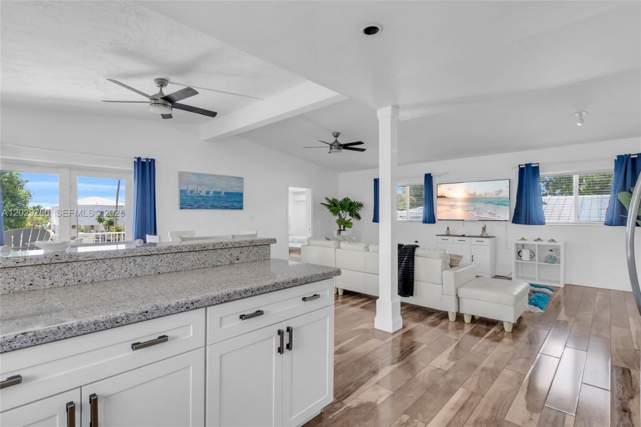 443 4th Rd , Key Largo, FL 33037 Photo
