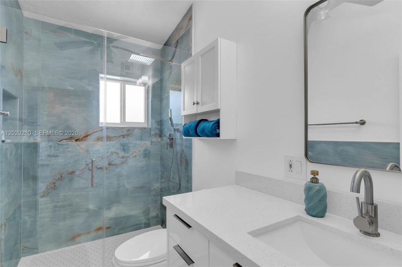 443 4th Rd , Key Largo, FL 33037 Photo