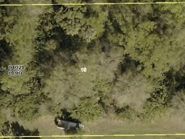 913 E Acacia Ave, Lehigh Acres, FL 33972