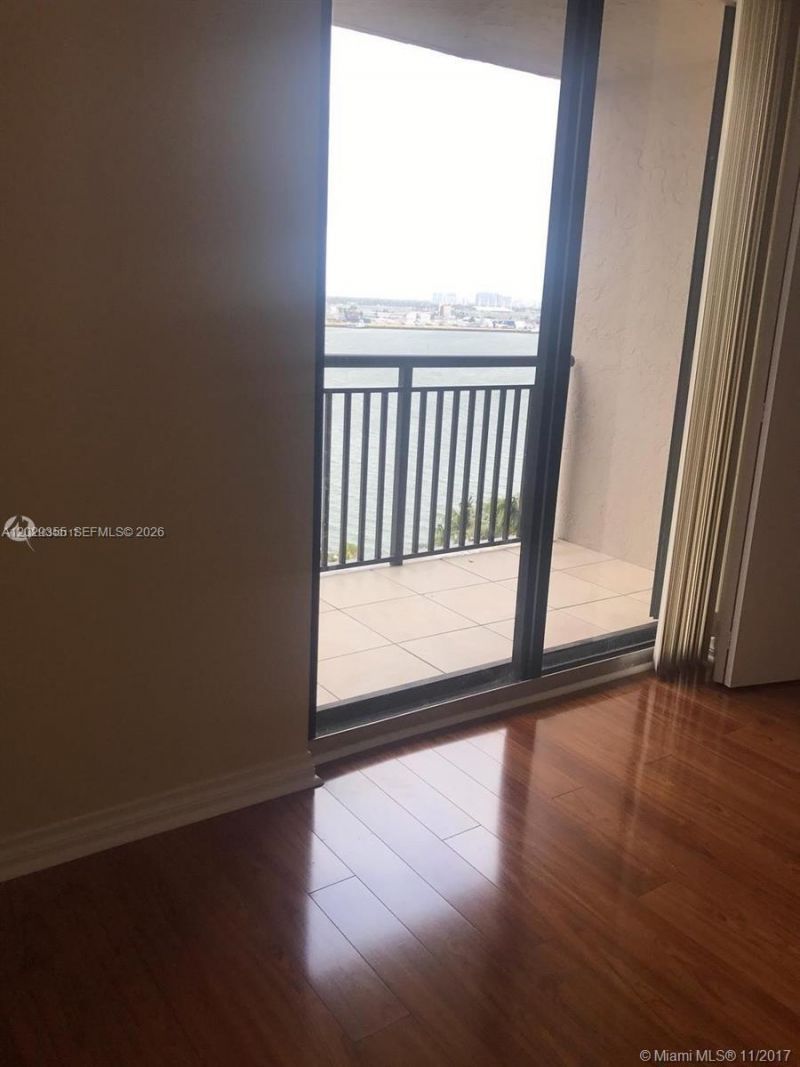540 Brickell Key Dr, Unit 1122, Miami, FL 33131 Photo