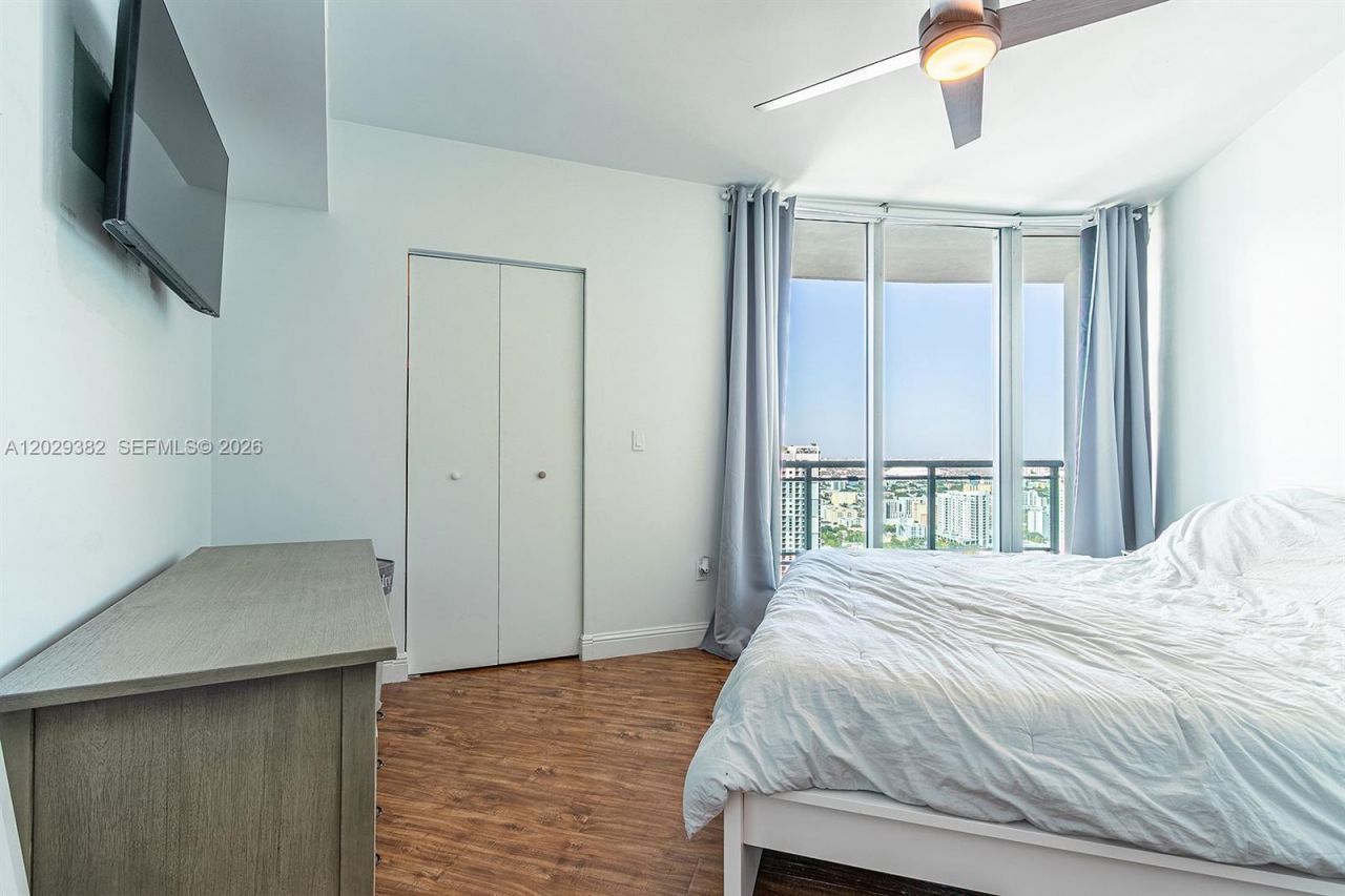 350 S Miami Ave , Unit 3914, Miami, FL 33130 Photo